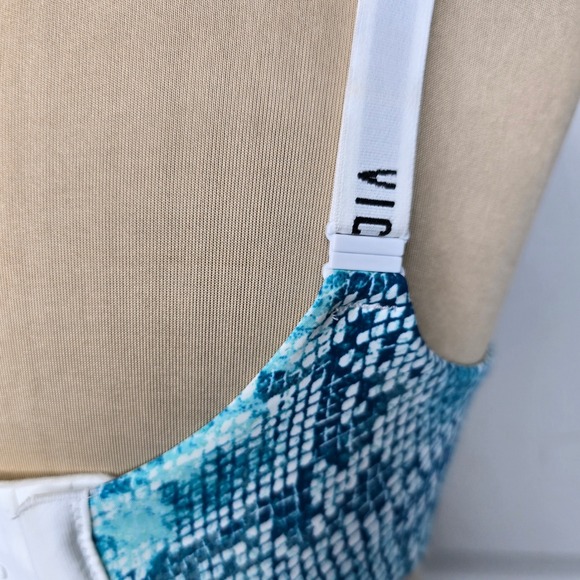 Victorias Secret Lightly‎ Lined Demi Bra Snakeskin Print Adjustable Straps 36D - Picture 3 of 12